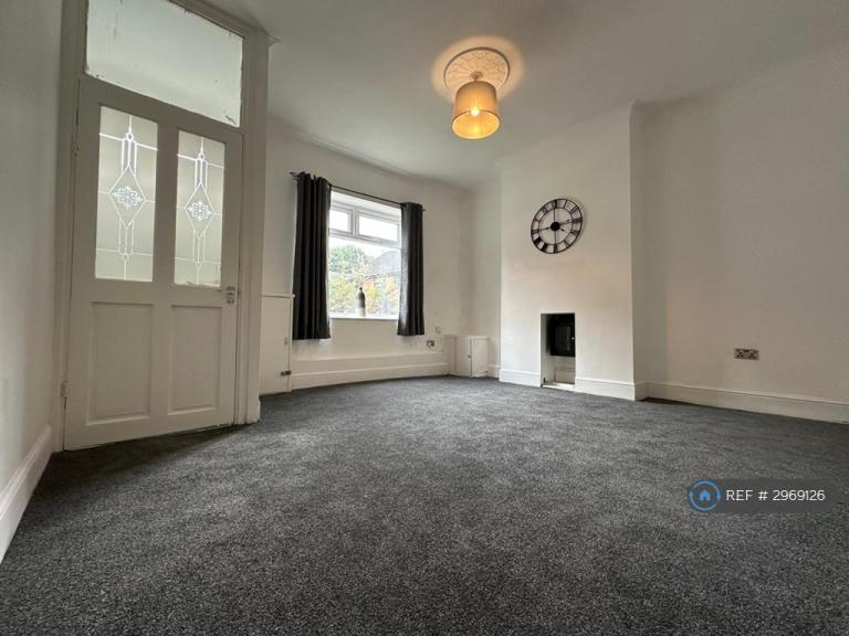 3 bedroom house in Standish St, Manchester, M29 (3 bed) (#2969126)