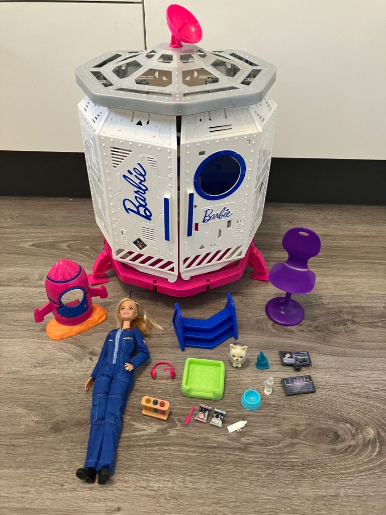 Barbie Space Discovery Doll & Playset