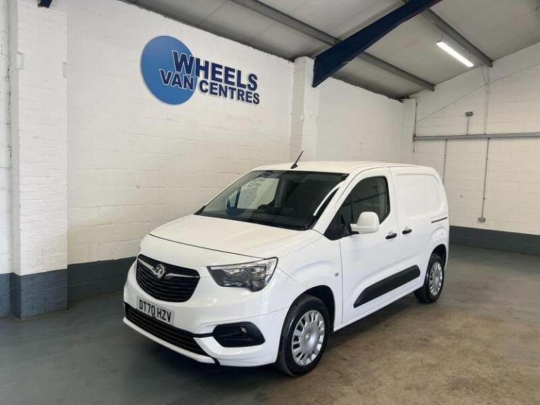 image for 2021 Vauxhall Combo 2300 1.5 Turbo D 100ps H1 Sportive Van PANEL VAN DIESEL Manual