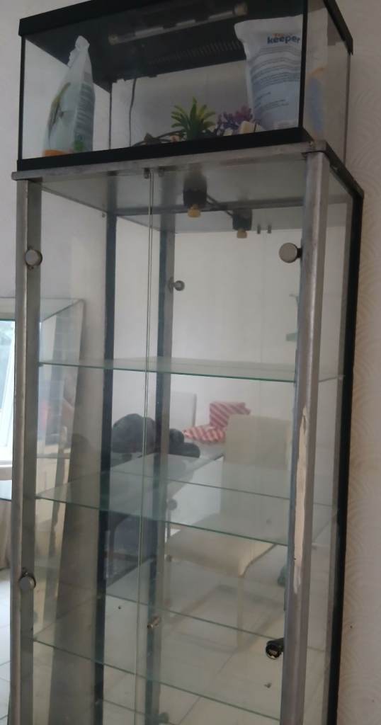 Free cabinet and fish tank 
