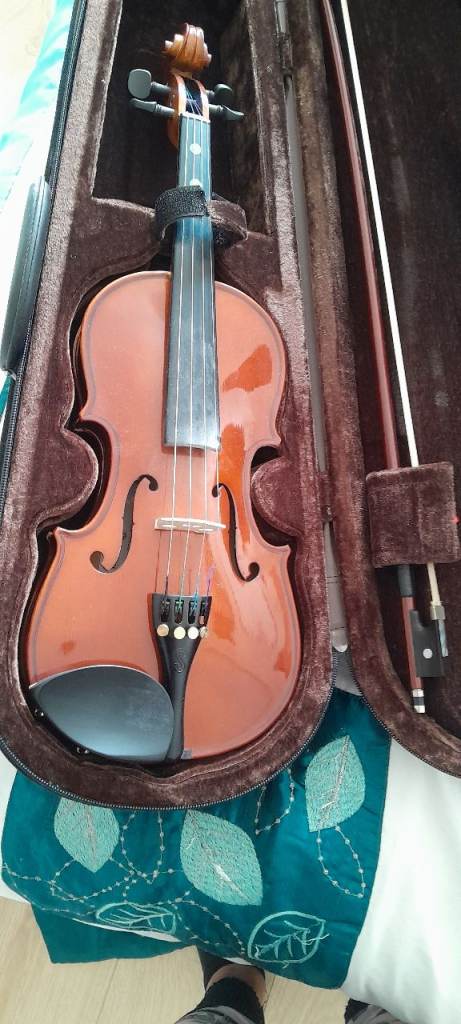 violin, halfsize, stentor student +case and bow