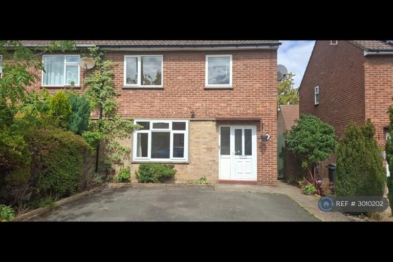 3 bedroom house in Robins Close, Peterborough, PE2 (3 bed) (#3010202)