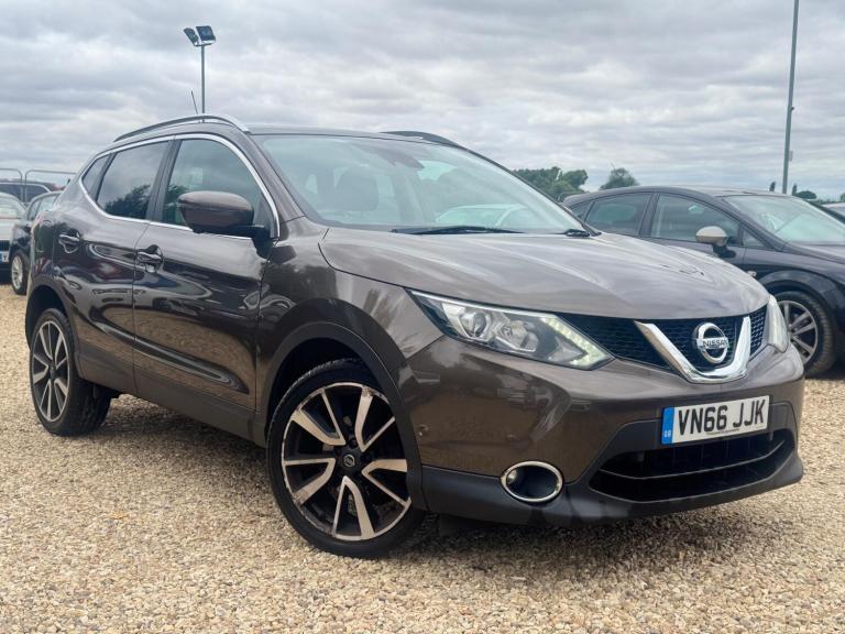 2016 Nissan Qashqai 1.6 dCi Tekna [Non-Panoramic] 5dr HATCHBACK DIESEL Manual