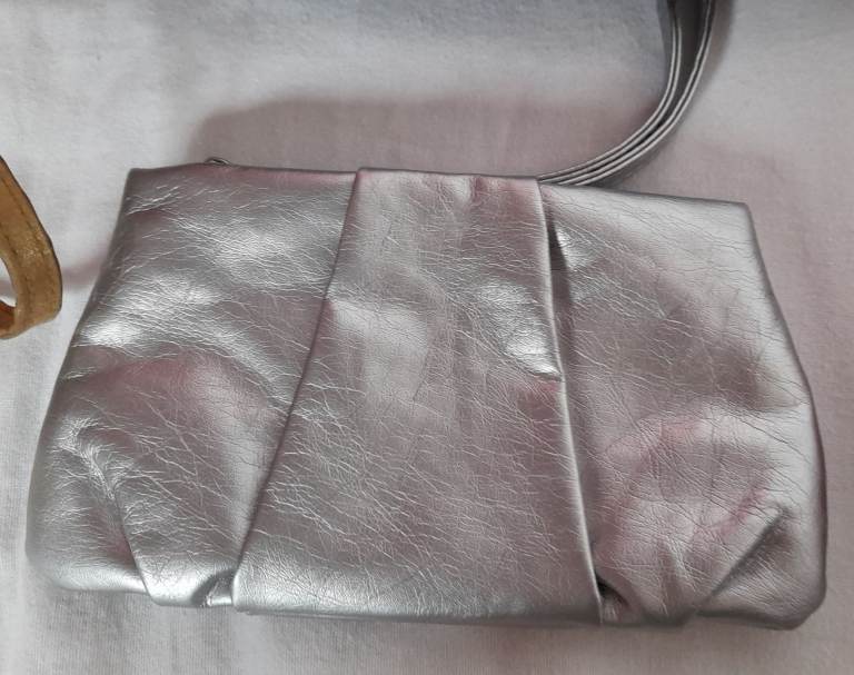 Bag and Purse Bundle. £2/£1 each or bundle £12