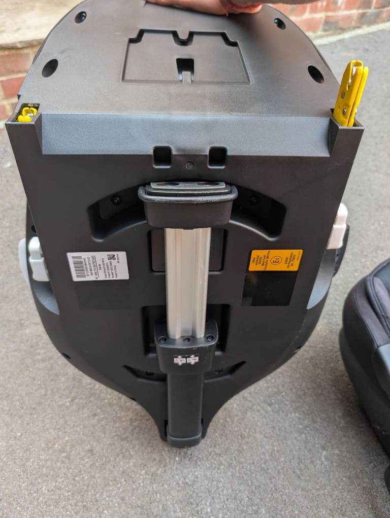 Maxi Cosi car seat and base – Good Condition