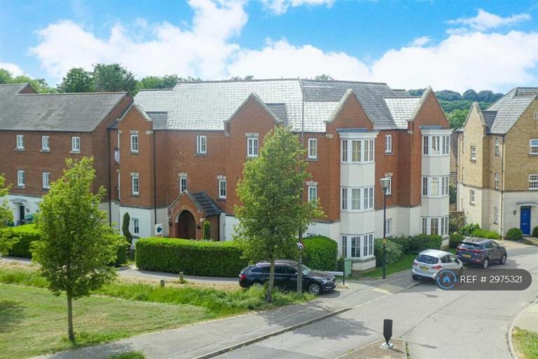 2 bedroom flat in Oxley Park, Milton Keynes, MK4 (2 bed) (#2975321)