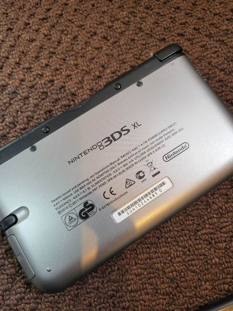Nintendo 3DS XL model