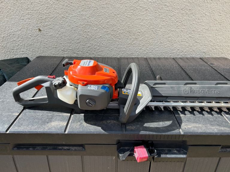 Husqvarna 122HD45 Petrol Hedge Trimmer – Good Condition