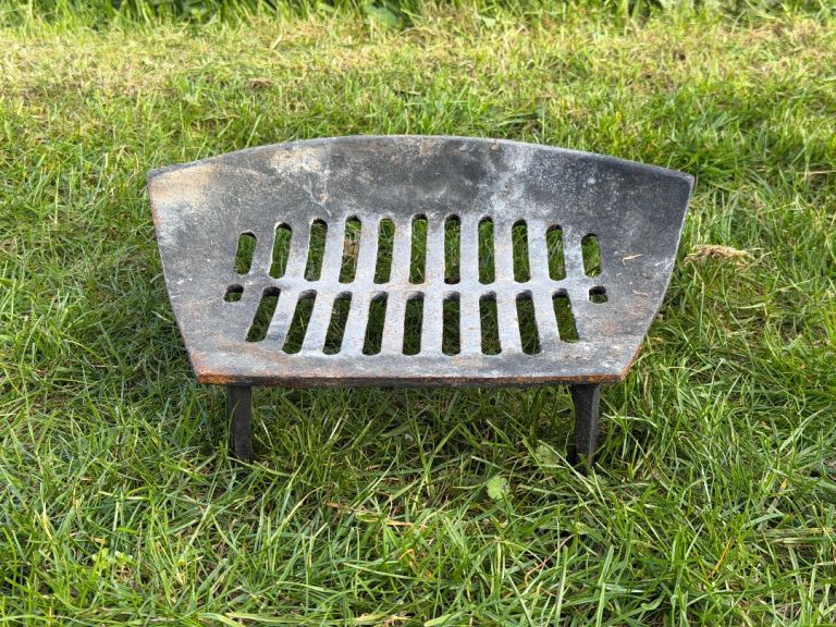 Cast iron fire grate