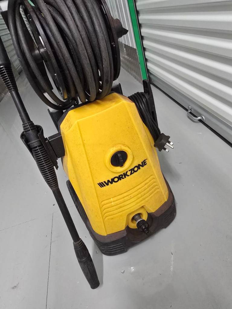 Pressure washer 