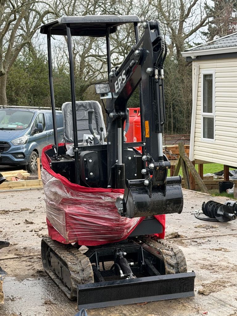 Nuoman Mini Digger brand new