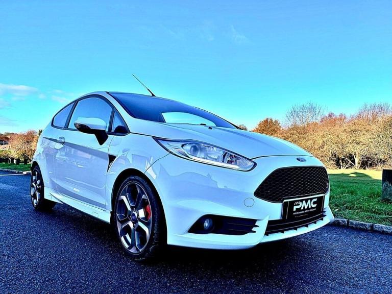 2016 Ford Fiesta 1.6 EcoBoost ST-2 3dr HATCHBACK Petrol Manual