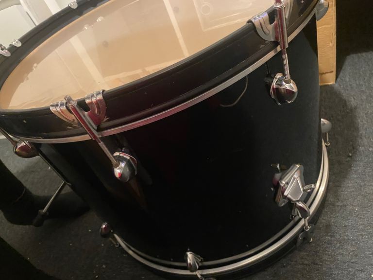 Tornado black tom-tom drum