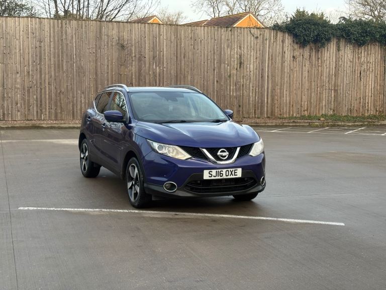 Nissan Qashqai 1.2 petrol automatic DIG-T n-tec+ XTRON  low mileage 