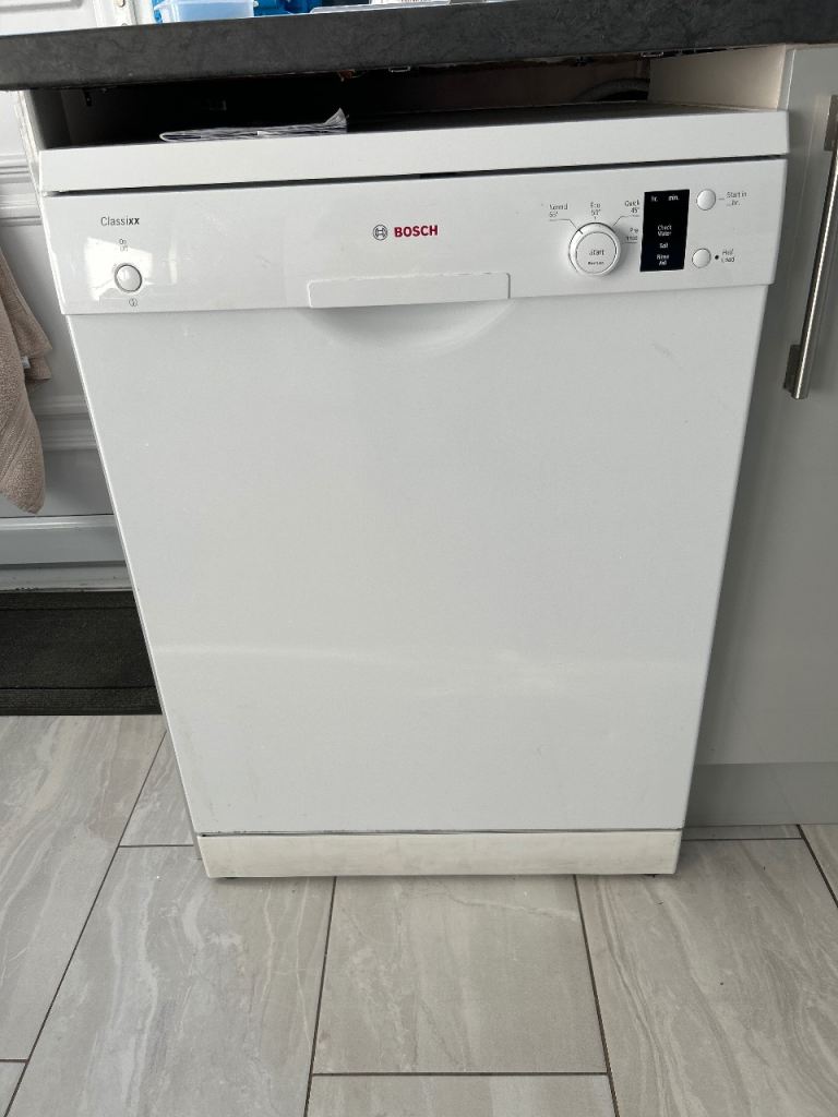 Bosch Dishwasher – White, Good Condition