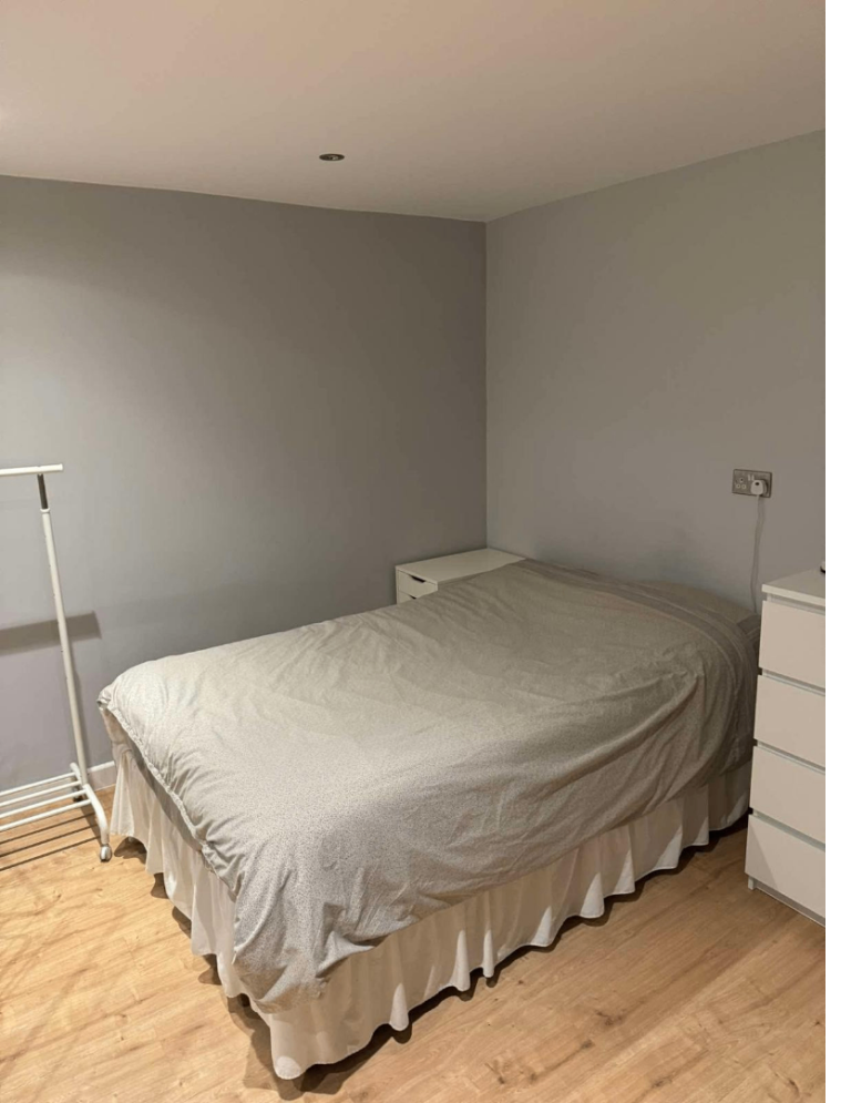 Spacious & Cosy Double Room For Rent AT NW4 2BJ