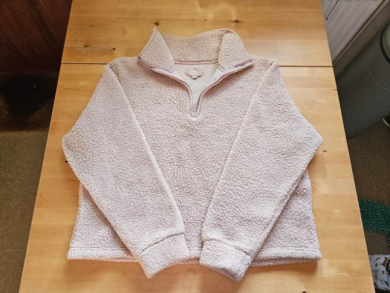 Ladies brand new fleece bed jacket / nightwear / pyjama jacket £5