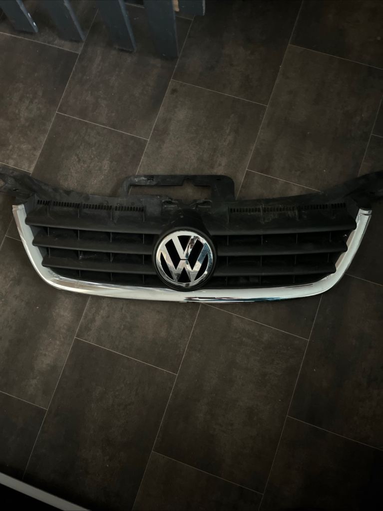 Volkswagen Touran I 2006 Front grill 1T0853651 RAV18197