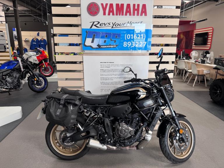 USED YAMAHA XSR700 4989 MILES HISTORIC BLACK WITH EXTRAS