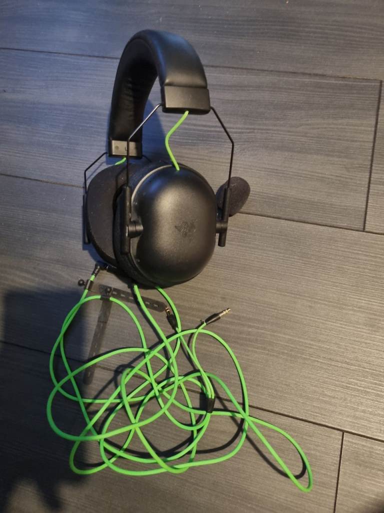  Gaming Headset RAZER BlackShark V2 X - Black headphones with microphone for gaming pc and console