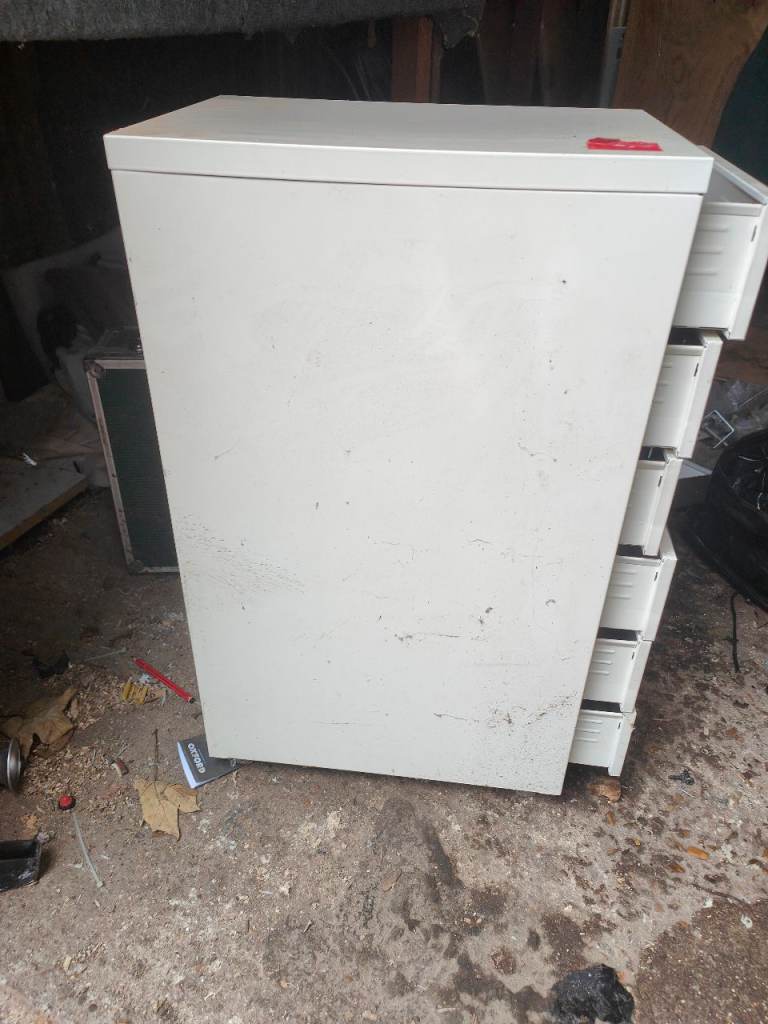 2x  Metal Storage Cabinet