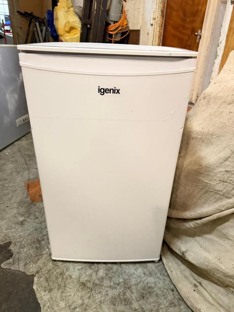 ✅🚚Free delivery Undercounter fridge freezer for sale 