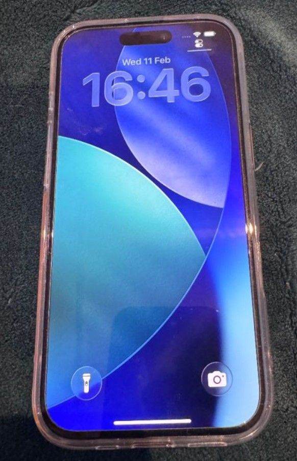 iPhone Apple 16 128gb, black with glass screen protector and clear case. 100% battery life