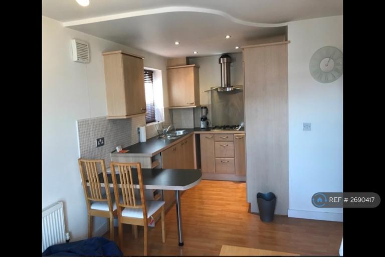 2 bedroom flat in Leadmill Court, Sheffield, S1 (2 bed) (#2690417)