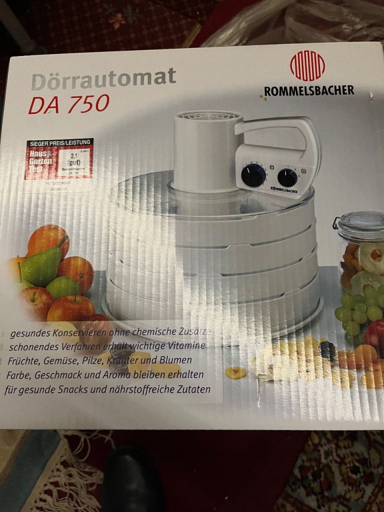 Food dehydrator 