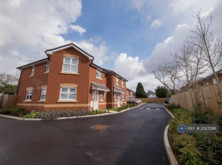 4 bedroom house in George Close, Bournemouth, BH10 (4 bed) (#2327296)