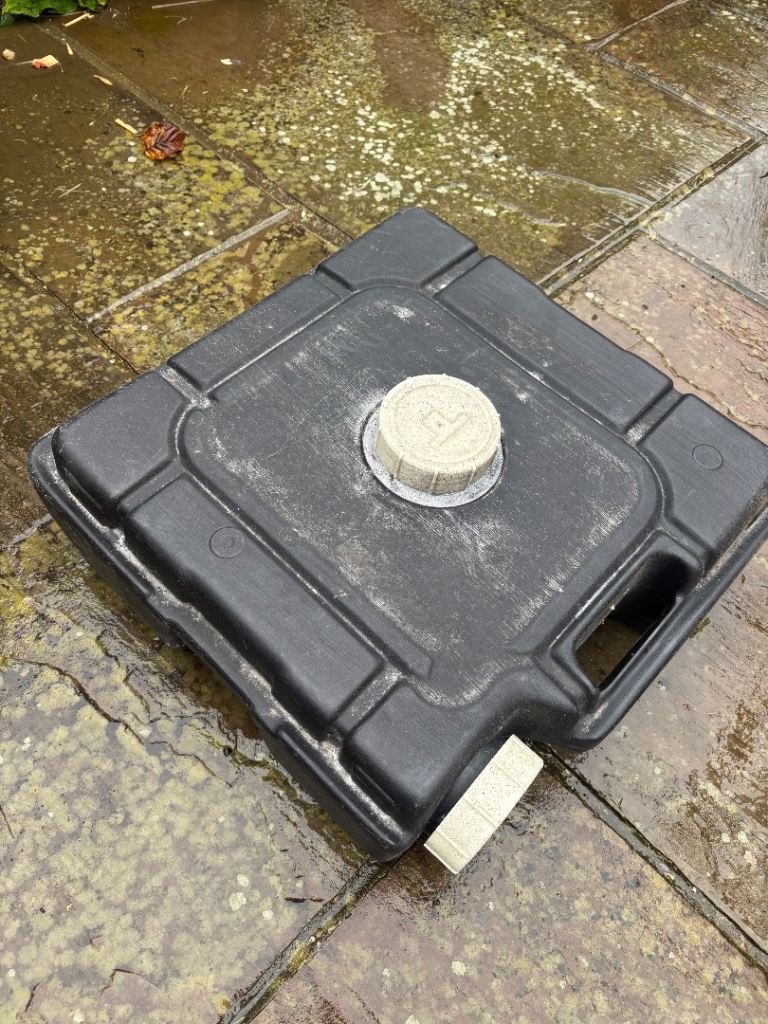 Waste water collection tank