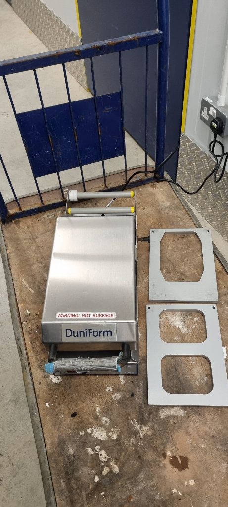 Duniform df20 food tray sealer 