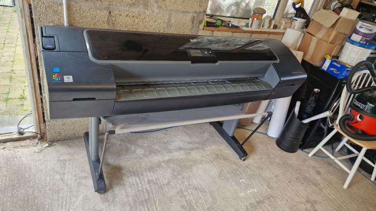 HP Designjet Z2100 44” photo plotter for parts or breaking with ink and printhead