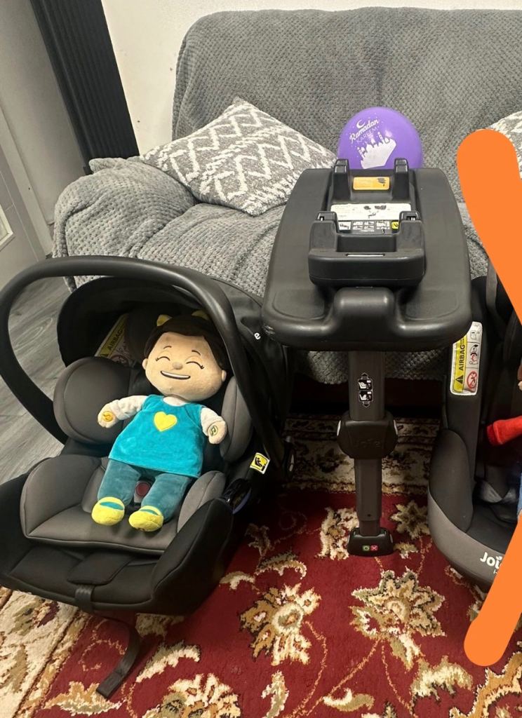 Joie Baby Car Seat with ISOFIX Base – Good Condition