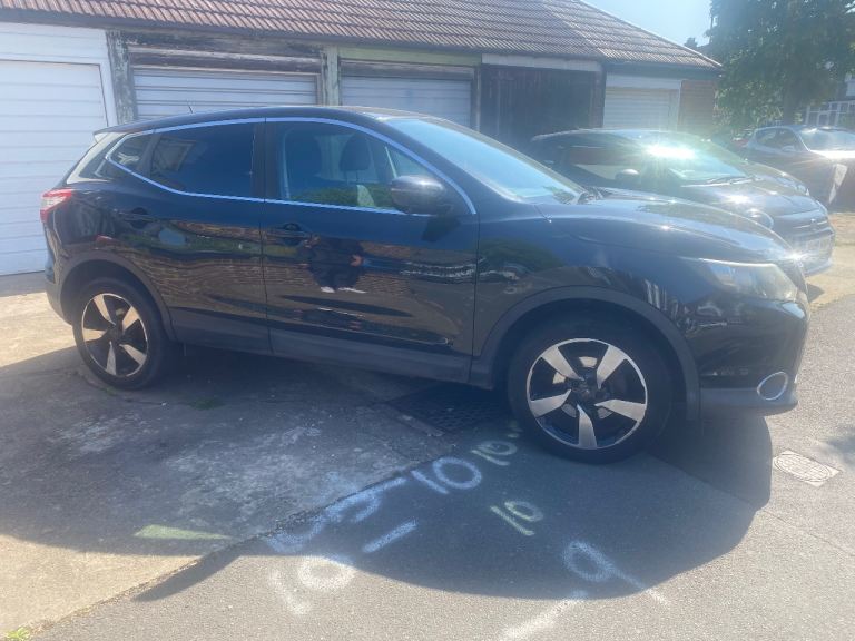 Nissan Qashqai, 1.5 dci, N-Tec, year 2015, only 64,000 miles, all N-Tec extras.
