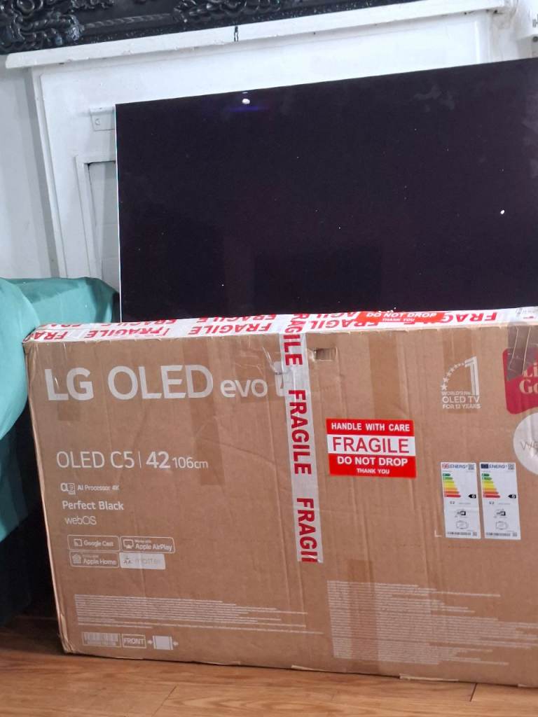 LG OLED EVO 42 INCH TV