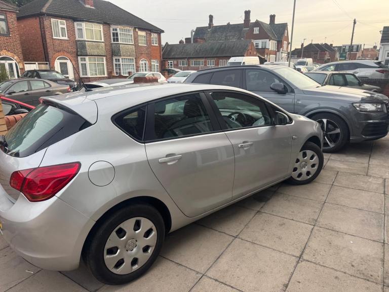 VAUXHALL ASTRA 1.4 EXCLUSIVE ON THE 2010 MODEL 5 DOOR HATCHBACK