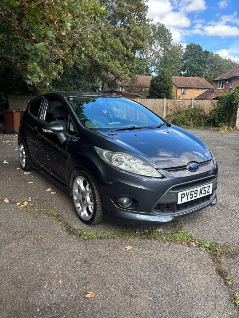 Ford, FIESTA, ZETEC SHatchback, 2010, Manual, 1560 (cc), 3 doors