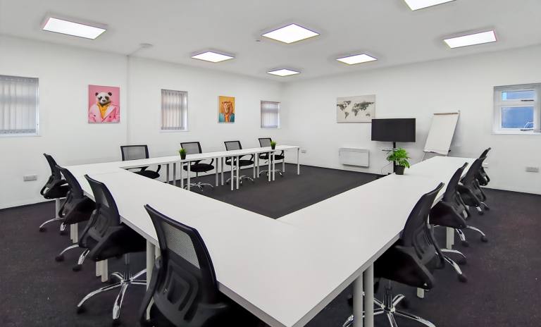 Wakefield - WF2 7AZ \ Flexible Office Space for Up to 10 Workstations