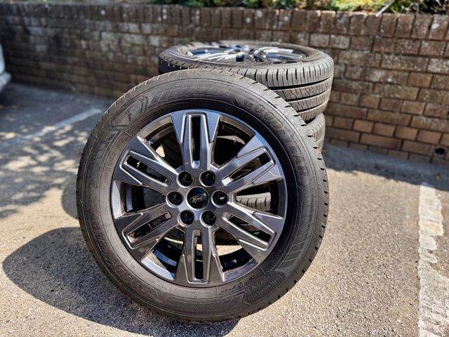 Ford Custom Brand New 17 inch Alloy wheels and tyres