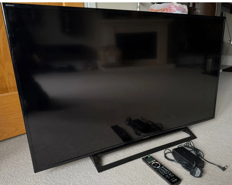 Sony 48 inch Smart (older model) Full HD LED TV with Wi-Fi