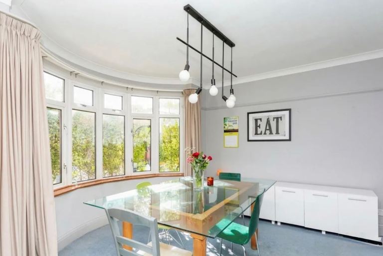 🤍 4 Bed Detached House – Clarendon St, Bedford MK41 🚨🚨