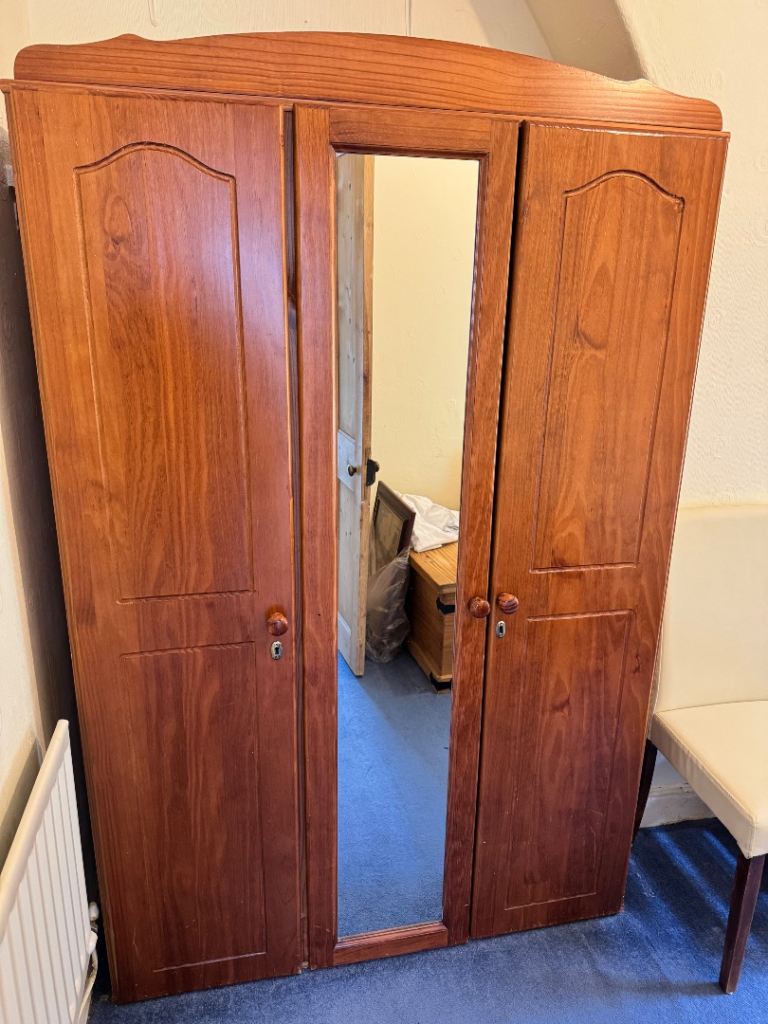 Solid wood wardrobe 