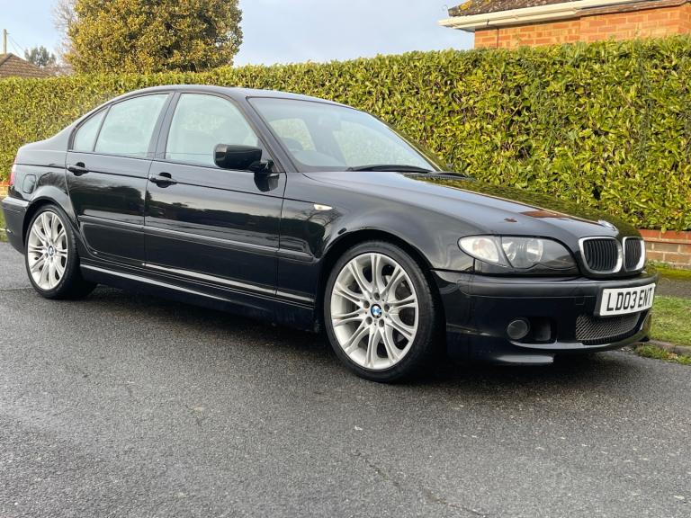 BMW 325i Sport E46 Saloon in Stunning Black Metallic with Black Sports Leather
