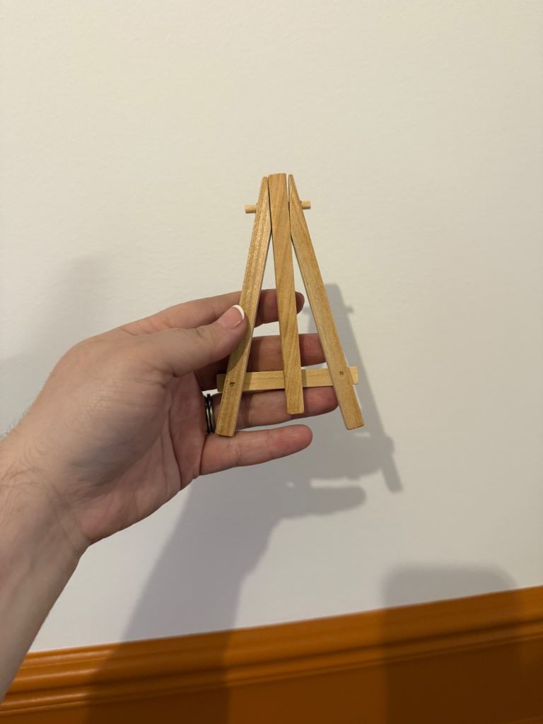 Mini wooden easels 
