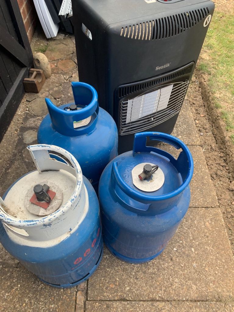 Gas Heater with 3 x 13 kg gas bottles . Caravan , etc