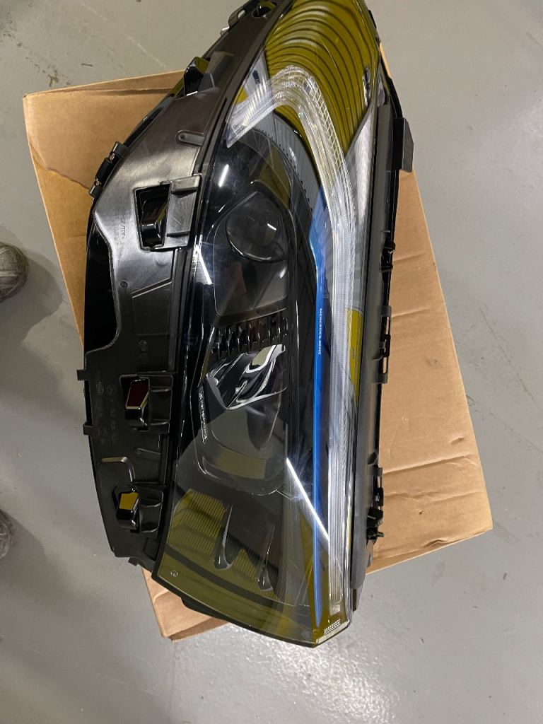 Mercedes EQA headlight