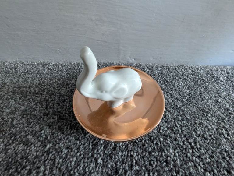 Elephant Ring holder 