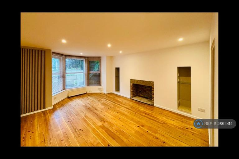 1 bedroom flat in York Place, Harrogate, HG1 (1 bed) (#2864414)