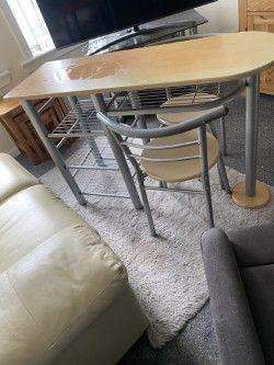 WOODEN TABLE WITH METAL FRAME AND 4 CHAIRS GREAT CONDITION £30